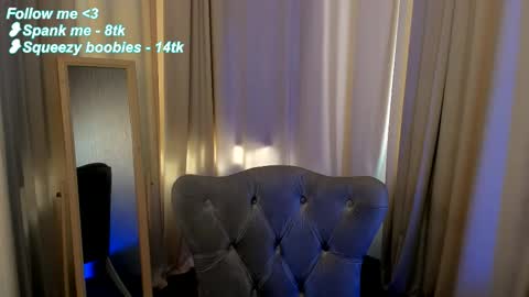 Snapshot of lolla_awesome chatting on September 2025 07:43:01 AM Lolla online show from September 2025 07:43:01 AM