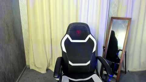 Snapshot of lolla_awesome chatting on October 2025 01:22:01 PM Lolla online show from October 2025 01:22:01 PM