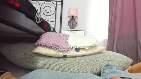 Snapshot of lollavibes chatting on January 2026 05:27:02 PM Lolla online show from January 2026 05:27:02 PM