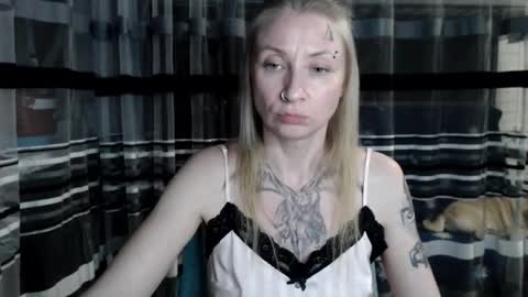 Lisa online show from November 2025 06:18:02 PM