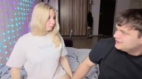 lollove24 online show from April 2026 09:01:02 PM