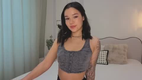 Snapshot of lolly_turner chatting on June 2026 04:15:01 AM lolly_turner online show from June 2026 04:15:01 AM