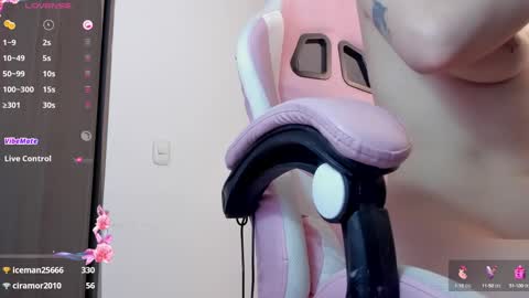 Snapshot of lollypetitte_ chatting on January 2025 04:50:01 AM Lolly online show from January 2025 04:50:01 AM