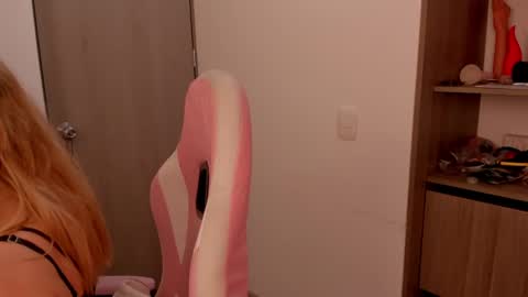 Snapshot of lollypetitte_ chatting on February 2025 02:58:01 AM Lolly online show from February 2025 02:58:01 AM