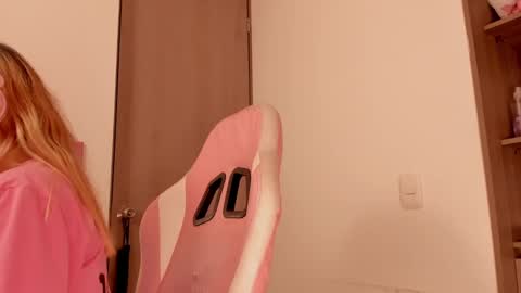 Snapshot of lollypetitte_ chatting on March 2025 02:54:01 AM Lolly online show from March 2025 02:54:01 AM