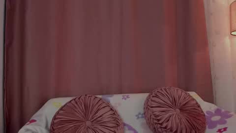 Snapshot of lollypetitte_ chatting on October 2025 05:51:01 AM Lolly online show from October 2025 05:51:01 AM