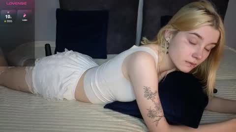 Snapshot of lollyy_flyy chatting on November 2025 08:52:01 PM Eva online show from November 2025 08:52:01 PM