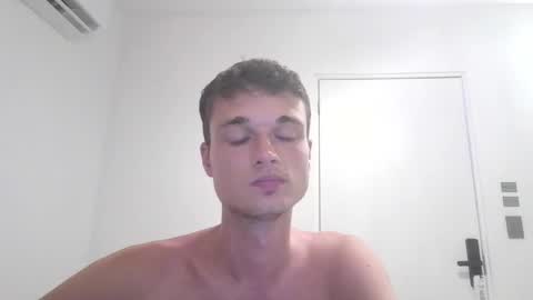 Snapshot of london_tomy chatting on November 2025 04:48:02 AM london_tomy online show from November 2025 04:48:02 AM