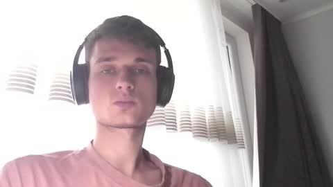 Snapshot of london_tomy chatting on December 2025 12:23:02 PM london_tomy online show from December 2025 12:23:02 PM