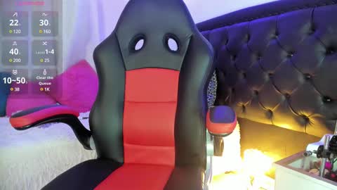 Jennifer  online show from February 2025 08:20:02 PM