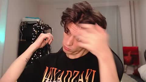 Snapshot of lonelysunset chatting on September 2025 04:32:02 PM PVT AND MENU ACTIVE online show from September 2025 04:32:02 PM