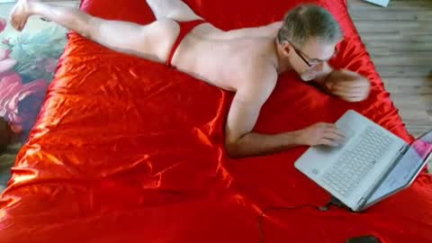 Snapshot of longbowrider555 chatting on February 2025 07:10:02 PM Jeff online show from February 2025 07:10:02 PM