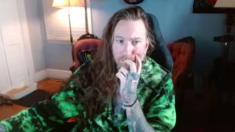 Snapshot of longhair021 chatting on December 2025 06:24:02 PM longhair online show from December 2025 06:24:02 PM