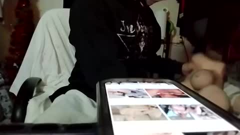 longstroks00 online show from December 2025 12:18:02 AM