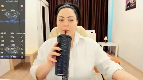 Nina online show from February 2025 12:16:01 PM