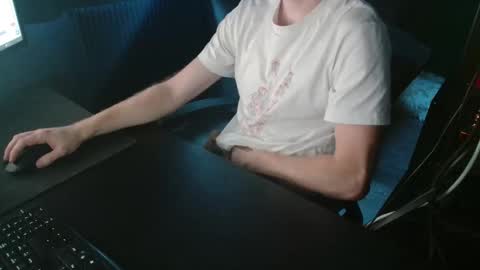 Loofy Art online show from November 2025 01:24:03 PM