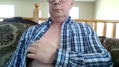look823 online show from April 2026 06:06:01 PM