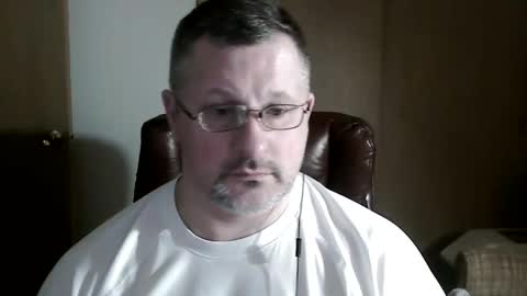 Snapshot of lookin75 chatting on March 2025 04:34:02 AM lookin75 online show from March 2025 04:34:02 AM