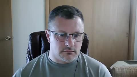 Snapshot of lookin75 chatting on September 2025 08:32:02 PM lookin75 online show from September 2025 08:32:02 PM