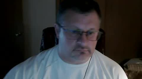 Snapshot of lookin75 chatting on October 2025 02:31:01 AM lookin75 online show from October 2025 02:31:01 AM