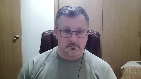 Snapshot of lookin75 chatting on February 2026 02:43:02 AM lookin75 online show from February 2026 02:43:02 AM