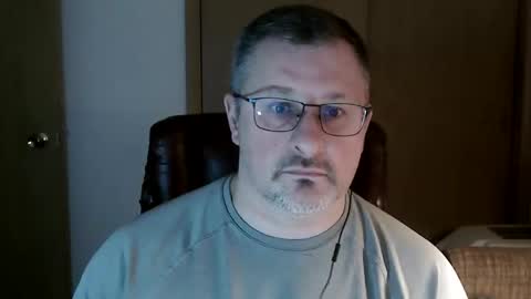 Snapshot of lookin75 chatting on March 2026 04:18:02 AM lookin75 online show from March 2026 04:18:02 AM