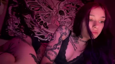 Snapshot of lookingforlona chatting on September 2025 04:07:02 PM lookingforlona online show from September 2025 04:07:02 PM