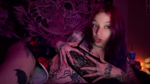 Snapshot of lookingforlona chatting on September 2025 04:04:02 AM lookingforlona online show from September 2025 04:04:02 AM