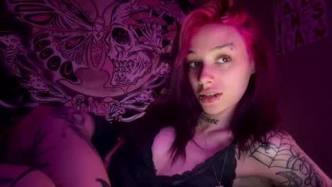 Snapshot of lookingforlona chatting on September 2025 03:50:02 PM lookingforlona online show from September 2025 03:50:02 PM