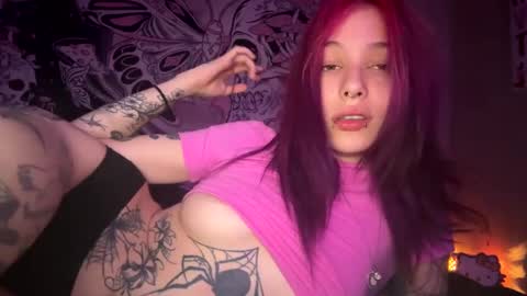 Snapshot of lookingforlona chatting on October 2025 04:09:02 AM lookingforlona online show from October 2025 04:09:02 AM