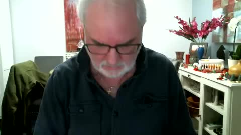 loop102 online show from December 2024 02:20:02 AM