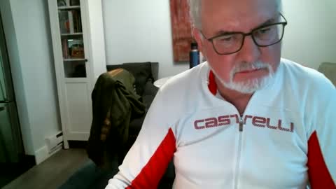 loop102 online show from September 2025 02:56:02 AM