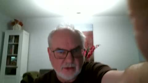 Snapshot of loop102 chatting on May 2026 05:50:02 PM loop102 online show from May 2026 05:50:02 PM