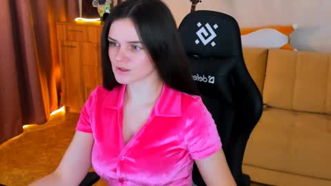 Lora Cain online show from December 2024 02:38:02 PM