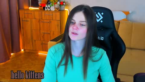 Lora Cain online show from December 2024 03:08:02 PM