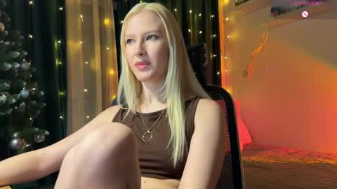 Lora heil online show from December 2025 02:34:02 PM