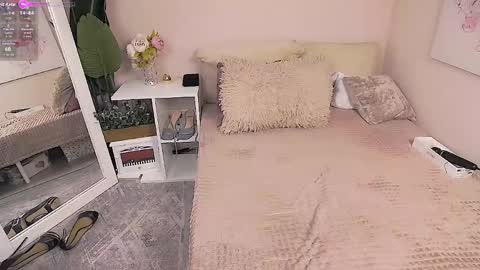 Lora online show from April 2026 07:44:01 AM