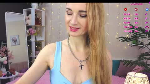 LoraColins online show from January 2025 07:21:01 PM