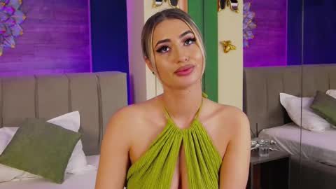 Snapshot of loradevine chatting on November 2025 11:40:02 PM Lora online show from November 2025 11:40:02 PM