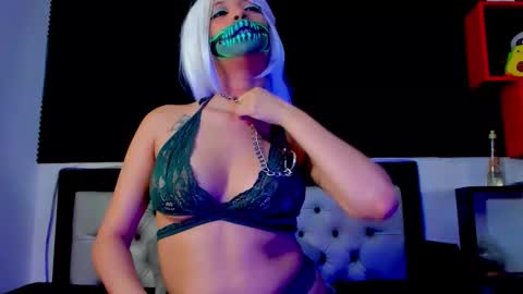 Lore Depp online show from October 2025 04:20:02 AM