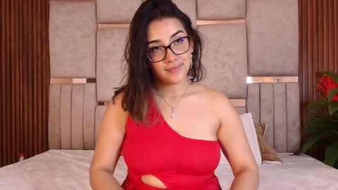  Lorein  online show from October 2025 09:14:02 PM