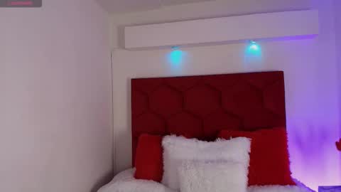 LORELI online show from September 2025 03:19:02 AM