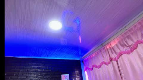 Snapshot of loren_44tits chatting on December 2024 09:39:01 PM Loren online show from December 2024 09:39:01 PM