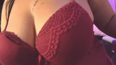 Snapshot of loren_44tits chatting on December 2024 09:20:01 PM Loren online show from December 2024 09:20:01 PM