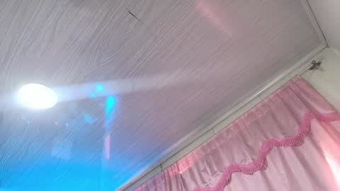 Snapshot of loren_44tits chatting on December 2024 06:34:01 PM Loren online show from December 2024 06:34:01 PM