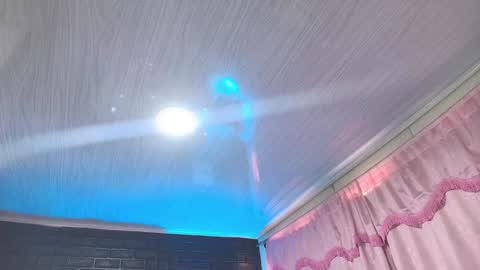 Snapshot of loren_44tits chatting on December 2024 06:40:01 PM Loren online show from December 2024 06:40:01 PM