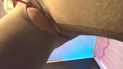 Snapshot of loren_44tits chatting on January 2025 10:06:01 PM Loren online show from January 2025 10:06:01 PM