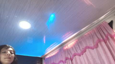 Snapshot of loren_44tits chatting on January 2025 05:59:01 PM Loren online show from January 2025 05:59:01 PM