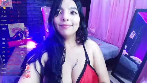 Snapshot of loren_44tits chatting on September 2025 10:43:02 PM Loren online show from September 2025 10:43:02 PM