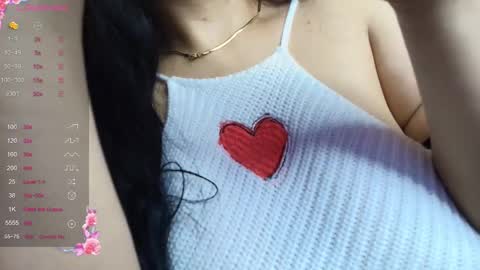 Snapshot of loren_44tits chatting on November 2025 09:25:02 PM Loren online show from November 2025 09:25:02 PM